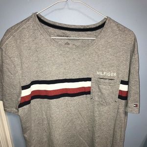 Tommy Hilfiger T-Shirt Graphic Tee Front Pocket